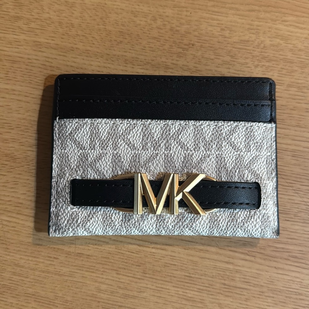Brand New Michael Kors Card Holder